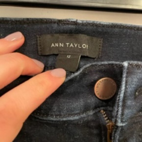 Ann Taylor Dark Wash Sculpting Pockets Skinny Jeans Size 12 - Picture 3 of 4